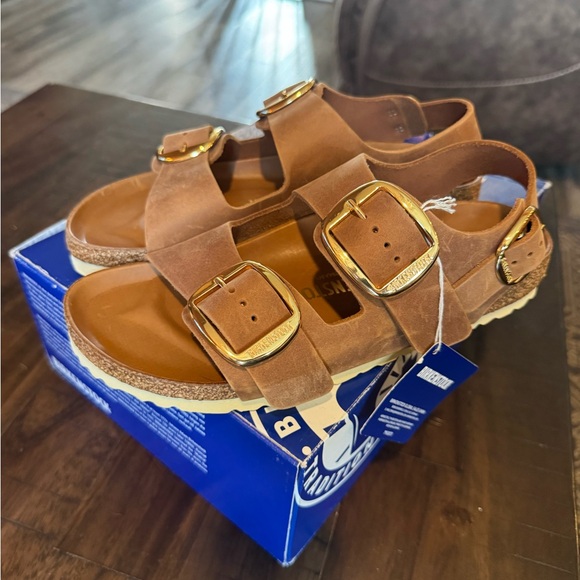 Birkenstock Brown Footbed with Gold Buckles Size 39 - 8-8.5W. NWT and Box - Picture 4 of 4